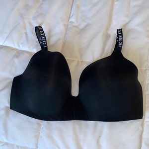 Victoria Secret Wireless Push Up Bra Size 38DD